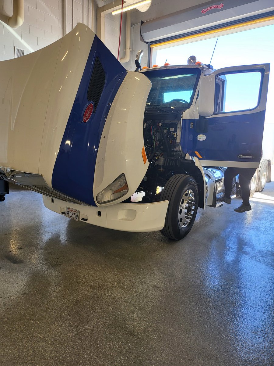 Day Cab Semi-truck has arrived and our scholars are ready to put it to some good use. Thank you SISD CTE for making this happen.  #realworldskills #bulldognation