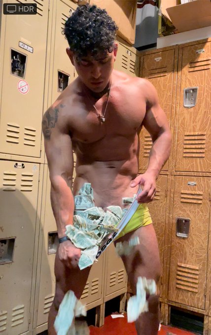 #WaybackWednesday Can't wait to dance and strip again :) always a lot of fun and a lot of money 🤑 https://t<a href="/tag/waybackwednesday"class="tags">#WaybackWednesday</a>