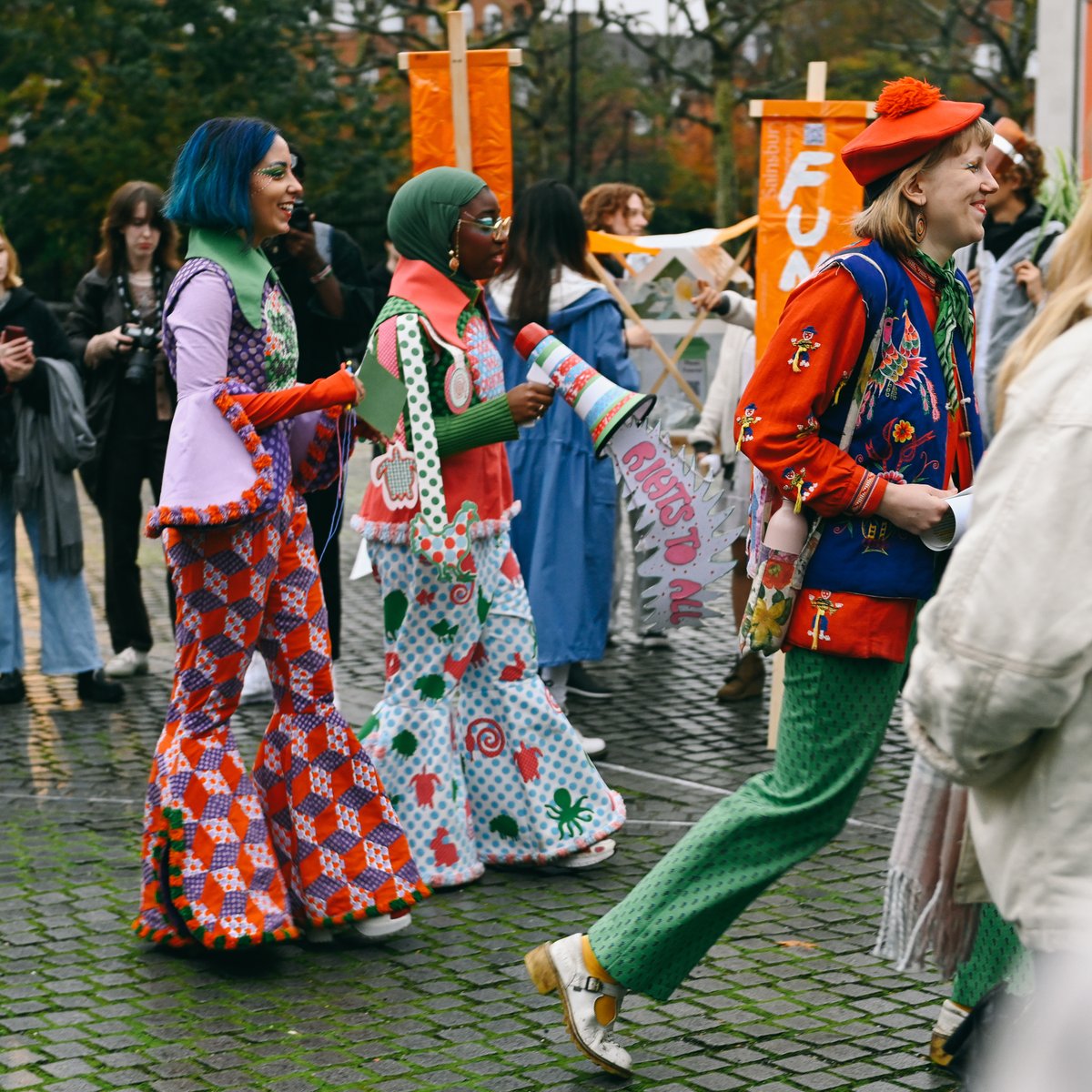 Want to explore the relationship between fashion and society? Register for our new free online course – Fashion Values: Society. 

Learn about where power lies to create change and to challenge social injustice in fashion... bit.ly/FVSociety
––
📸: Ana Blumenkron