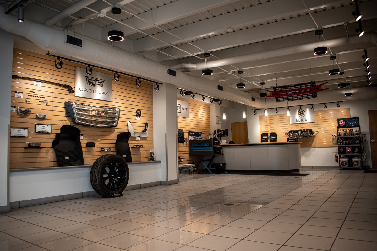 HolidayAutoFDL's tweet photo. This morning our team had an excellent Kickoff Meeting over at our GM store, and also got a first look at our all-new 𝗔𝗰𝗰𝗲𝘀𝘀𝗼𝗿𝘆 𝗦𝗵𝗼𝘄𝗿𝗼𝗼𝗺! 🚘

#CustomVehicles #FondduLac #Wisconsin https://t.co/9SO6UlDEBS