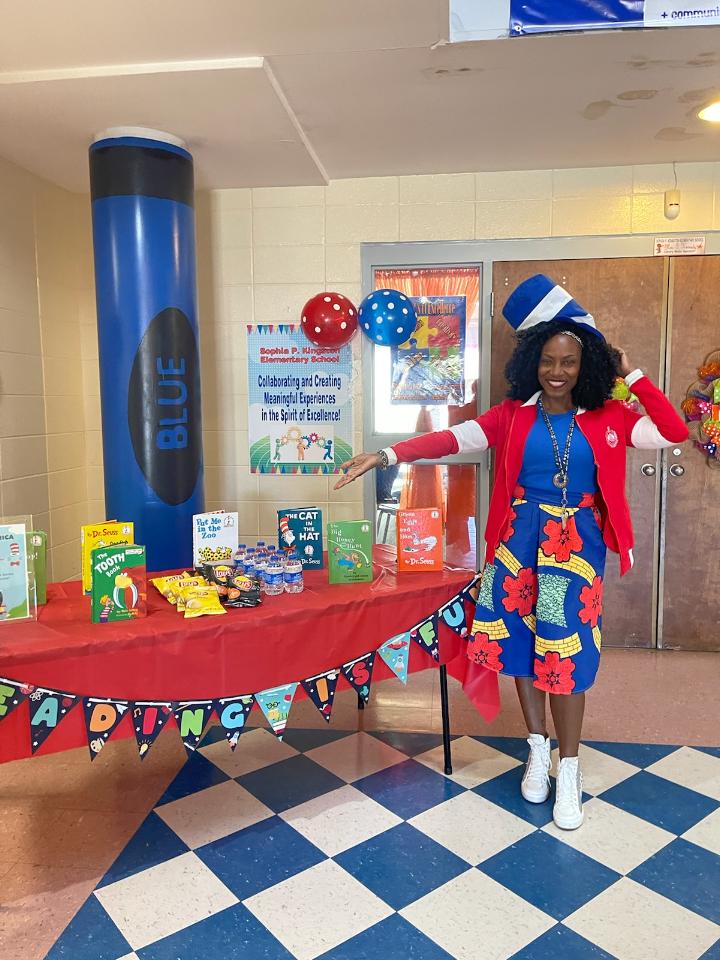 SophiaPKingston's tweet photo. We love our Superintendent...and she loves us!!!! Thank you Dr. Williams for reading to our scholars at SPK!!! You are PAWsome!!! @DrAvisW #TeamSelmaConnected #TeamSPK #seas https://t.co/7bL5u5rsWs