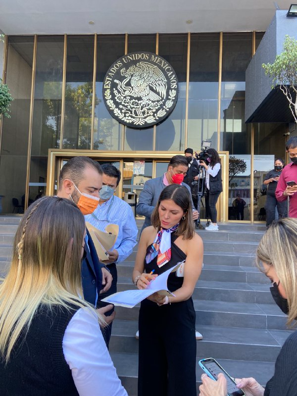 MonicaMgn's tweet photo. Ante la omisión de las autoridades por la fuga de combustible en el río, hoy vamos a denunciarlo en la Procuraduría General de la República. https://t.co/lLUQBWXYJc