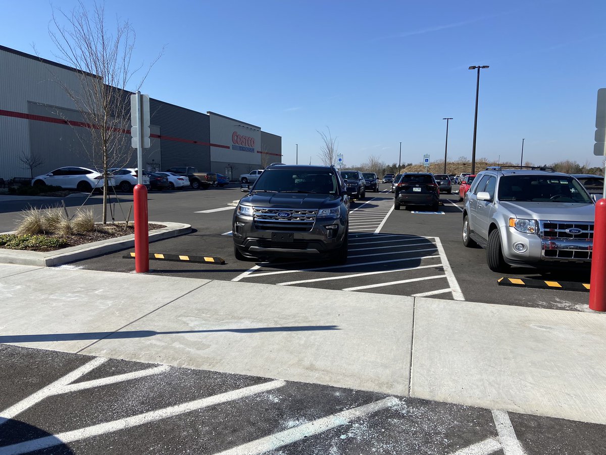 A couple of inconsiderate #asshats that cant park. Please leave room between cars, and at least TRY to park inbetween the lines #badparking #parkingfail