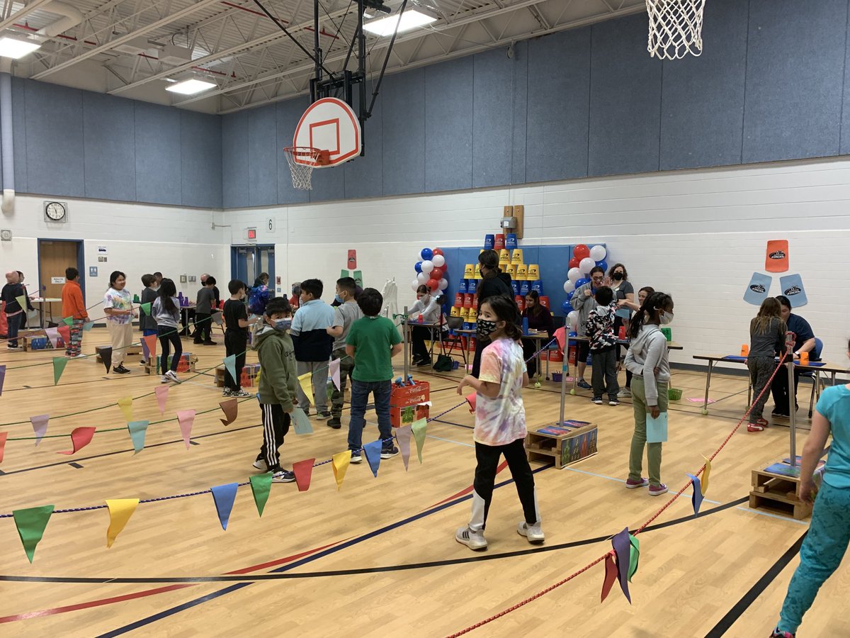 NSpringfieldES's tweet photo. The Speed Stacking Tournament is BACK!!! Congratulations to all the NSES Choppers who practiced and worked hard to prepare for THIS moment! #NSESproud #speedstacks https://t.co/iqAAqdIvqO