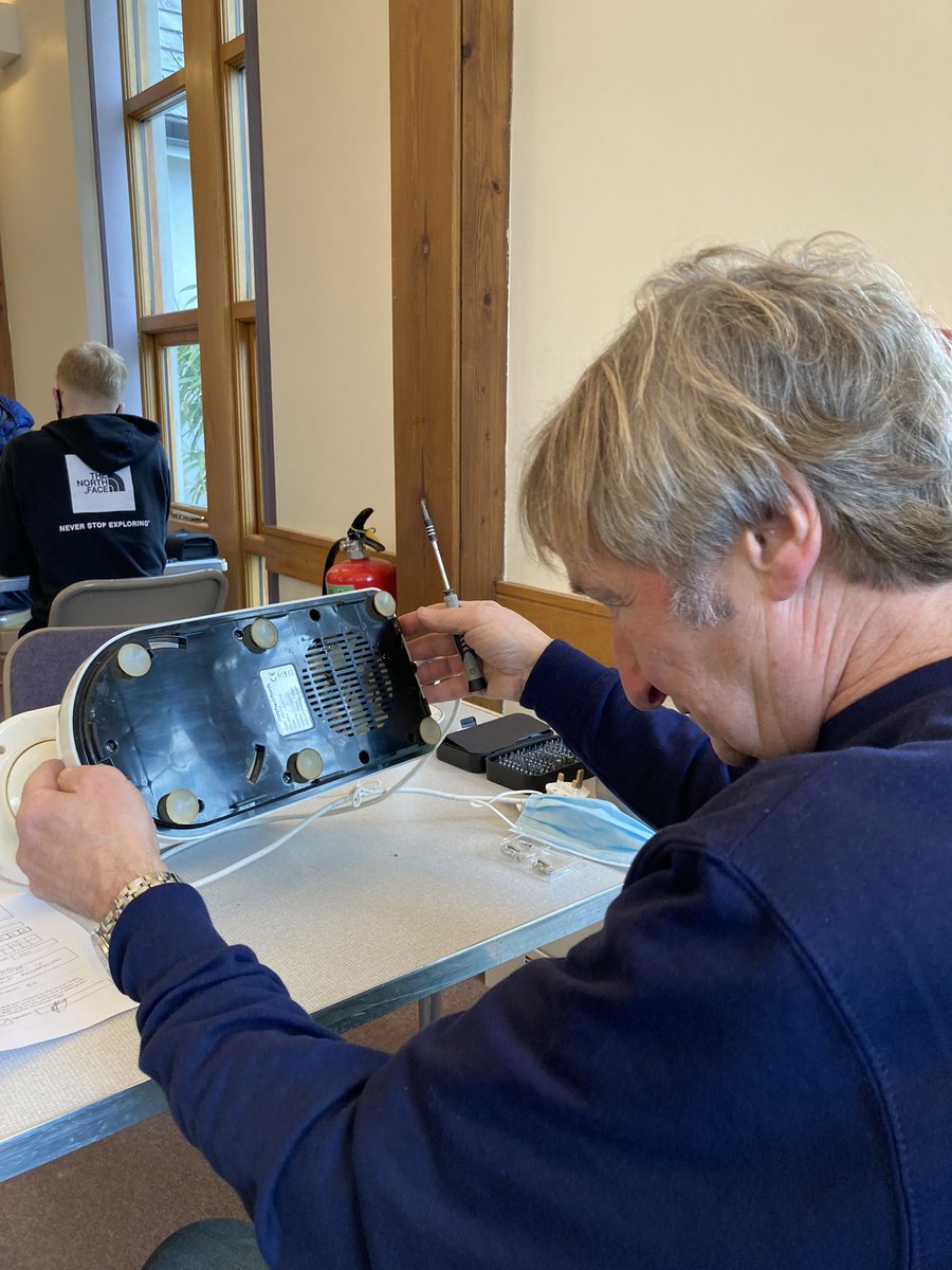 AshburtonRepCaf's tweet photo. Meet Alex, repairing a food processor at our monthly cafe. We’re open this Saturday at St Andrew’s Hall, Ashburton from 10am. Last entry at 12.30 @Devon_Hour #repairs #Devon #Dartmoor #cake Repairs…and a cafe! https://t.co/fSBrqSKZdK