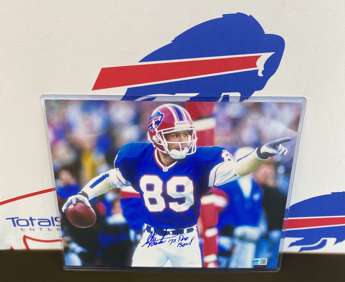 GIVEAWAY TIME BILLS MAFIA!

I’m teaming up with Total Sports Buffalo to give away this autographed Steve Tasker 11x14 photo to one lucky Bills fan!

All you have to do is:

1. Follow this account
2. Follow <a href="/TSEBuffalo/">Total Sports Buffalo</a>
3. Retweet this tweet

Winner picked on March 4!

#BillsMafia