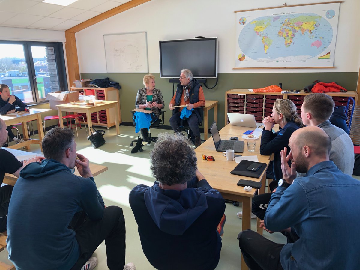 Vandaag afscheid genomen van 2 leden van de sportdagcommissie Oldenzaalse basisscholen;
Marijke Egbers en Paul jonge Poerink
Meer dan 30 jaar hebben zij zich ingezet voor de Oldenzaalse sportdag.
Dank daarvoor #respect