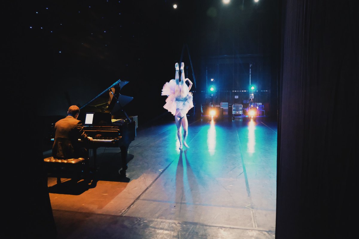 nunopianonuno's tweet photo. 1/ Exactly two years ago this picture was taken on #StarsofAmericanBallet tour’s first show.
It was a week before the pandemic was declared and we rushed back home, also when (this) war was very far from everyone’s minds. https://t.co/6CiWnps9DA
