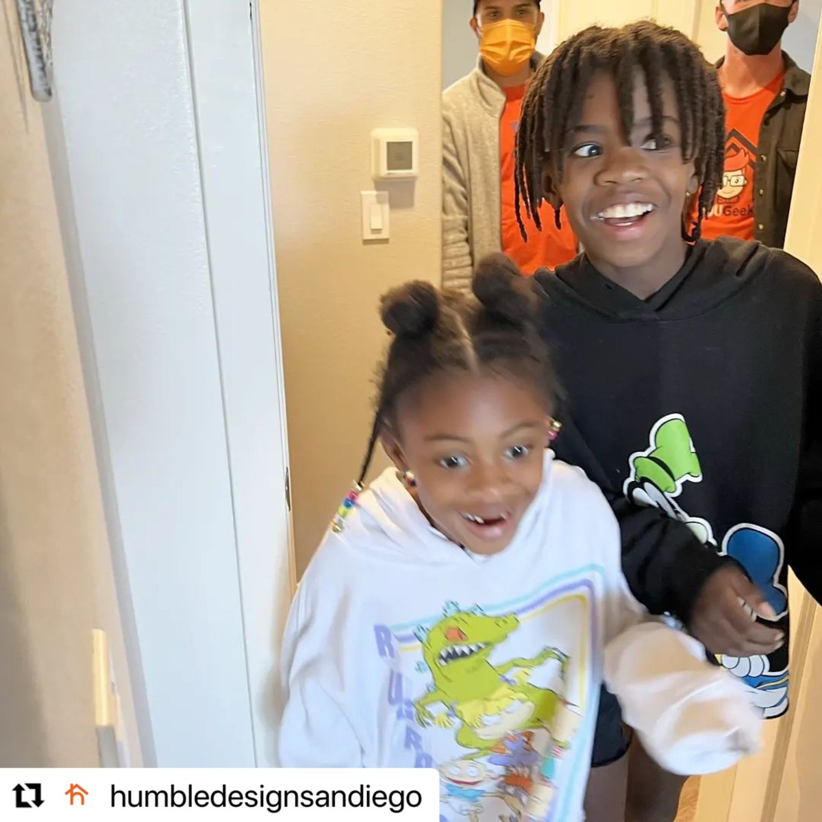 Adjoinorg's tweet photo. Sharing from our #CommunityPartners! #HumbleDesignSanDiego & @ADUGeeks welcomed Caleb & his little ones to their new home! Caleb is a Navy #veteran and a #chef who experienced homelessness for much of last year. #designforgood #endhomelessnessforgood #ignitepossibility #teamwork https://t.co/f5nzLryw1z