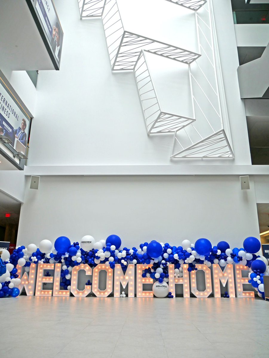 A huge welcome back to campus from your #UTSC Management and Economics faculty and staff! #ExperienceToLead #UofT 💙