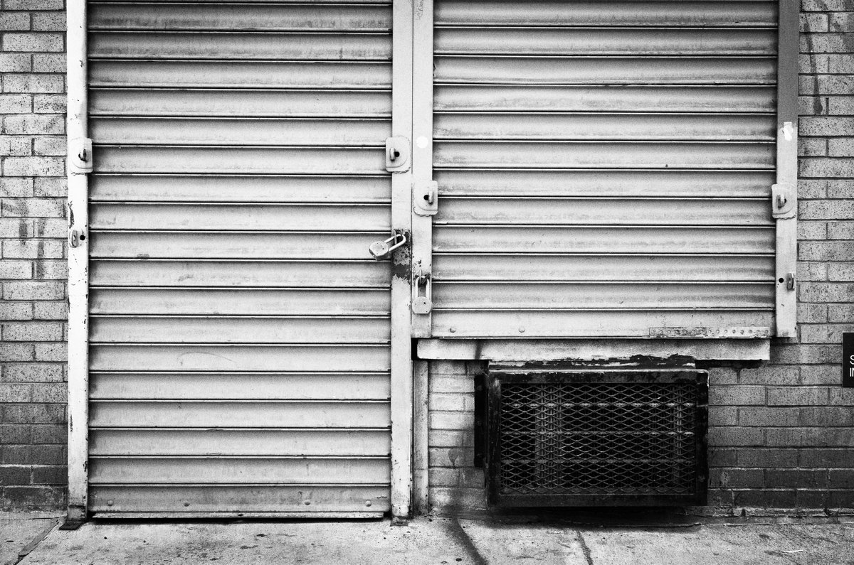 Daily walk #streetphotography #nyc #city #walk #nftart #blackandwhite #photooftheday #photographer #daily #architecture #urbanphotography