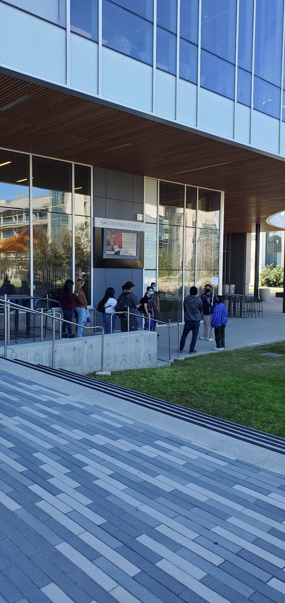 Getting our students ready for success 🙌 is our goal!
Fresh Student 📸 ID's, Campus Tours, Student Services Tour, Career and Transfer Workshops all happened today during our #Spring2022 #Reorientation at #SDMesaCollege!