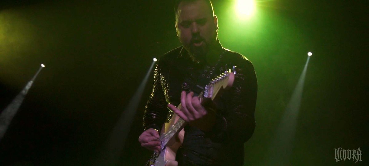 ViboraMetal's tweet photo. Nuestro violero Howo la rompe! Es uno de los últimos piropos que ha recibido.

No te puedes perder su solo en Legado!!

https://t.co/IBFrsEP0rB https://t.co/nT92msW7LH