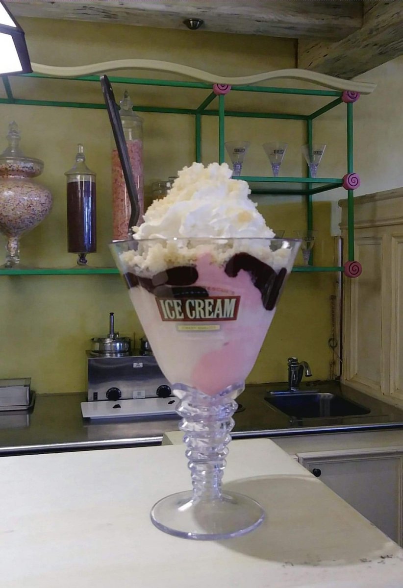 pastorjonself's tweet photo. Hey @AngelaDahlgren , yes, it was me with the #Florean sundae.
Reviewed every #MardiGras food item @UniversalORL so check with me before you go back tomorrow. Have a good surprise with hubby tonight.
@asianzing95 Ramen is at Comic Strip Cafe. https://t.co/aLwX5Rzdae