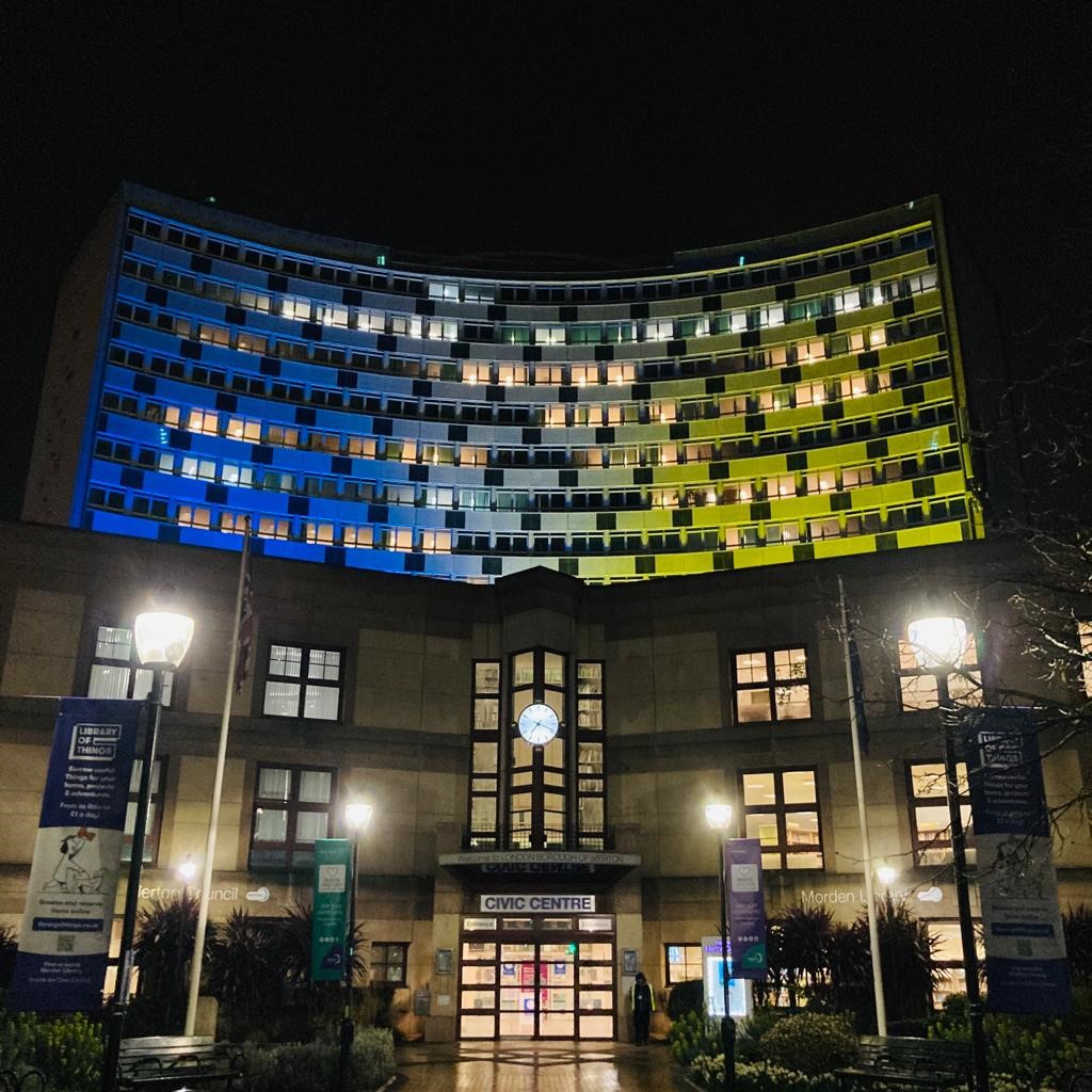 Tonight the Civic Centre has been lit in blue and yellow, the colours of the Ukranian flag, to show our unity and empathy with the people of Ukraine.

Find out what you can do to help the people affected

ow.ly/chBx50I8uwj