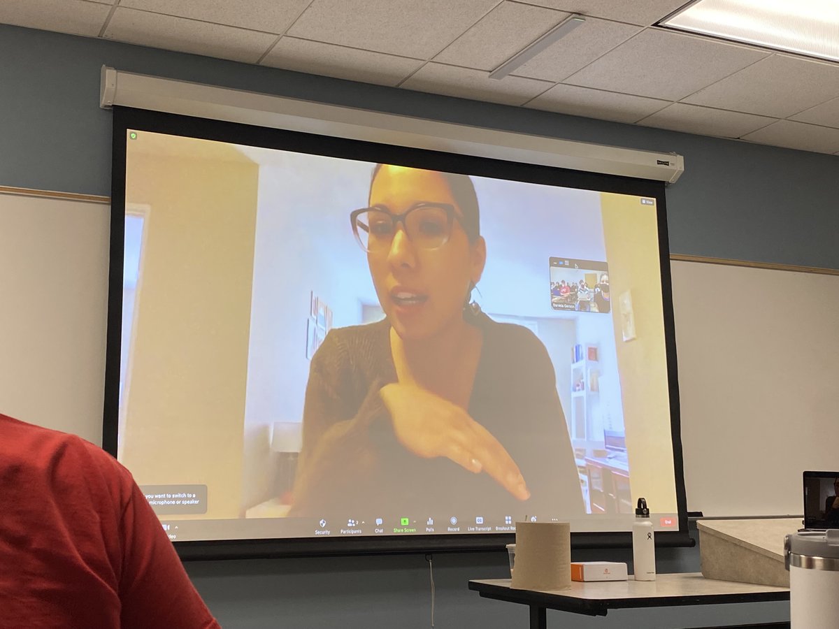 RRomani4's tweet photo. @Ms_AnabelM from @UNITEDWEDREAM is here to talk to the #CSUN375 class about the organization that helps undocumented immigrants, specifically DACA youth. https://t.co/3GjJH1a6Op