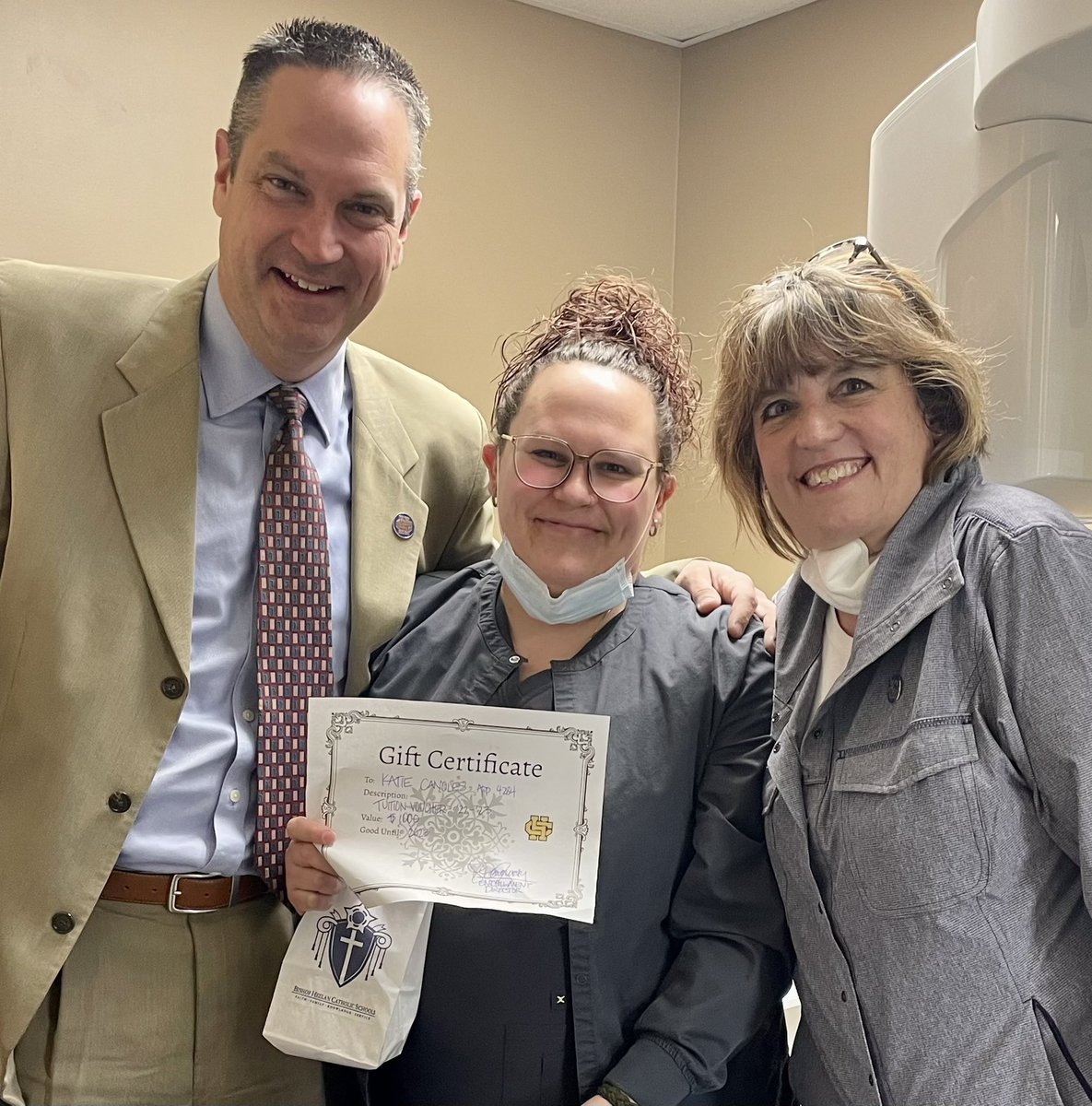 We have a winner! Katie Canoles, mom to Andrea and MaciJo, has won the $1000 tuition voucher for next year! Congrats, Katie! And thanks to all our families that have registered! We appreciate you! #Getyourregistrationinplease!