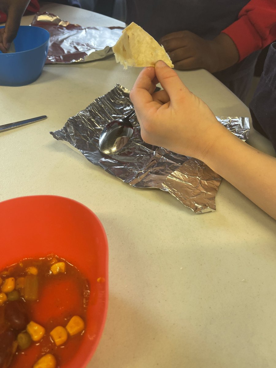 KitchenTeaching's tweet image. Today year 2 enjoyed a testing session and they tried Githeri which is a popular Kenyan dish that is made with beans and corn. They eat the githeri with some Moroccan bread which they made last week.