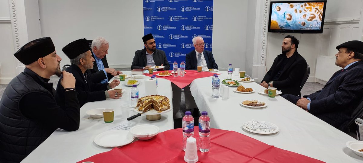 AhmadiyyaScot's tweet photo. It was a great pleasure to welcome Rt Hon Lord Wallace of Tankerness QC, @churchmoderator and 
Rev Dr George Whyte, Principal Clerk of @churchscotland to
Baitur Rahman mosque #Glasgow earlier today.
Thank you so much for your visit. https://t.co/icusHyY3Sm