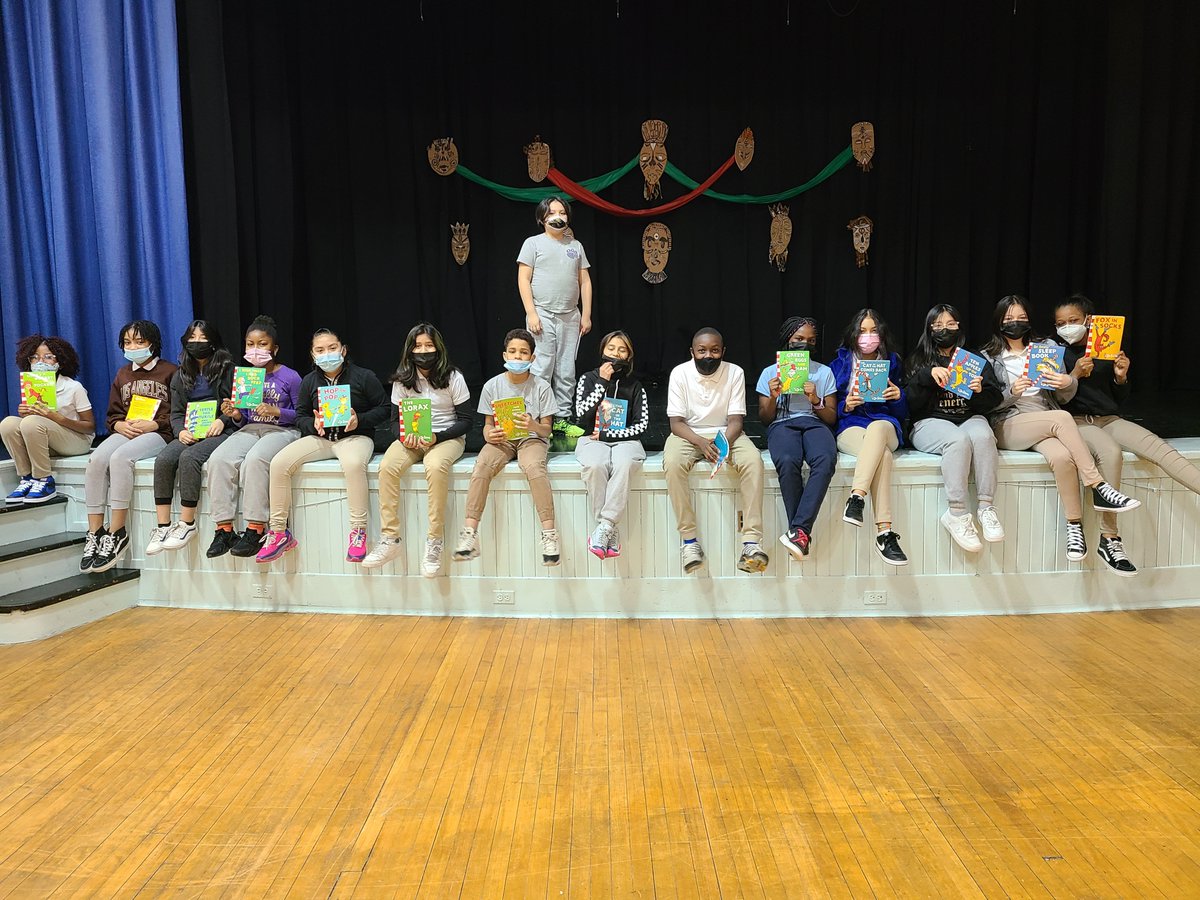 I would like to thank all our student guest readers for surprising their younger brothers and sisters with special #ReadAcrossAmericaDay read aloud celebrations!  <a href="/Gerald_Fitzhugh/">Gerald Fitzhugh II, Ed.D. 👌🏾♦️👌🏾♦️KAY</a> <a href="/debraprinc/">debra joseph-charles</a> <a href="/jchuy15/">jchuy</a> @twesley777  #BookStars