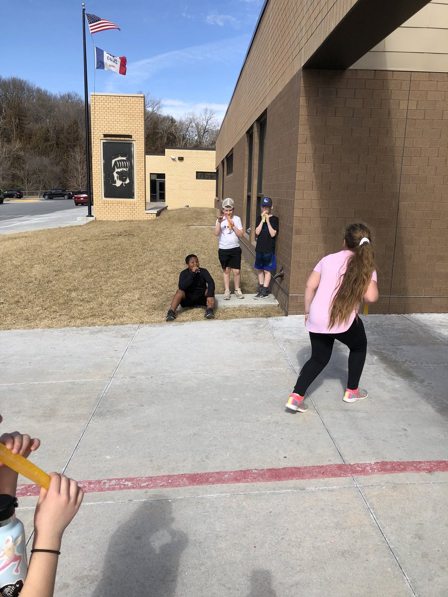 TinaDonnell's tweet photo. Our class was one of the classes that earned an extra recess and popsicles for the American Heart Association fundraiser  @TH_Principal #LCTitanhill https://t.co/qIcRvFw1RC