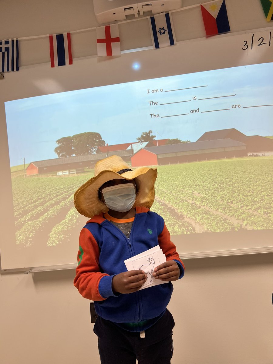 ENLwMsFall's tweet photo. In Kindergarten we pretended to be farmers and describe our baby farm animals today 🧑‍🌾🐐🐓🐖🐑🐄🐎 https://t.co/ZqXTBOaUo5
