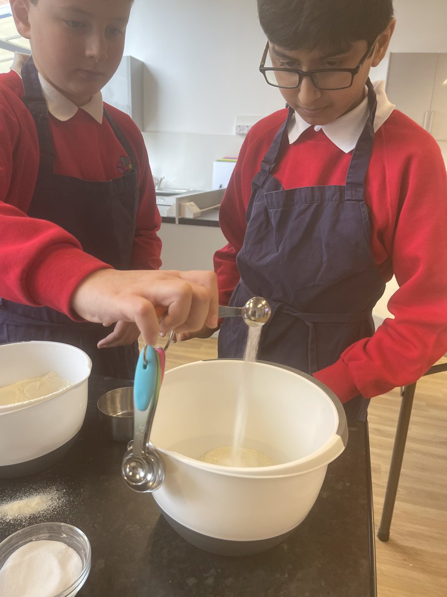KitchenTeaching's tweet image. Today some of our children in year 6 made Arepas which is a dish eaten during Mardi Gras which is French for Fat Tuesday or as we know it Pancake day. They started by adding Harina Pan which is a pre cooked corn flour.