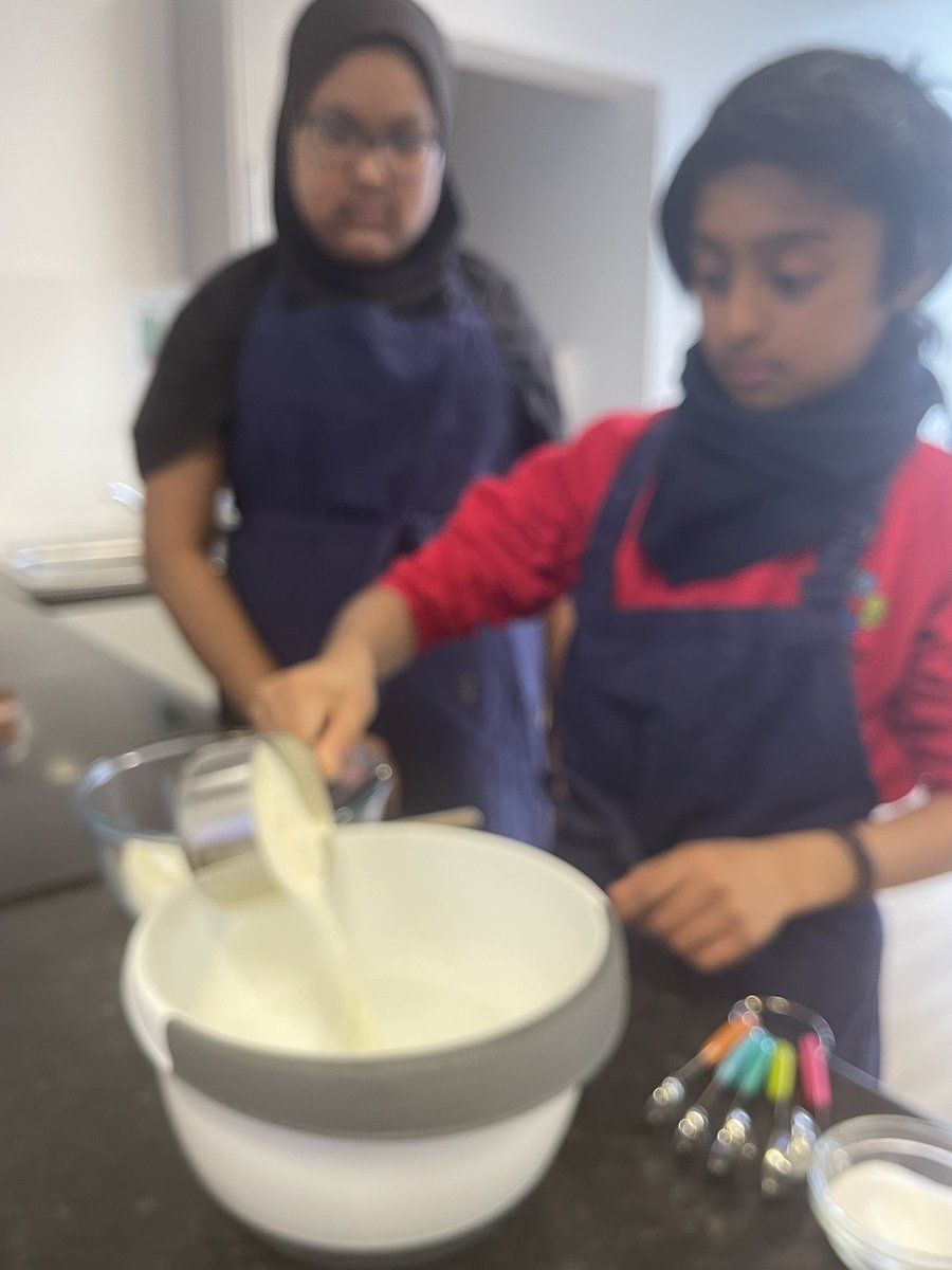 KitchenTeaching's tweet image. Today some of our children in year 6 made Arepas which is a dish eaten during Mardi Gras which is French for Fat Tuesday or as we know it Pancake day. They started by adding Harina Pan which is a pre cooked corn flour.