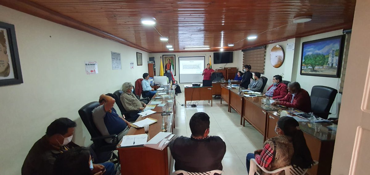 fedecarboy's tweet photo. MINISTERIO DE MINAS y @fedecarboy , realizan mesa técnica minera delimitación #ParamodePisba, en el municipio de Socotá acompañados por el gremio minero y autoridades municipales. @alcaldia_socota https://t.co/K3xjEEXuER
