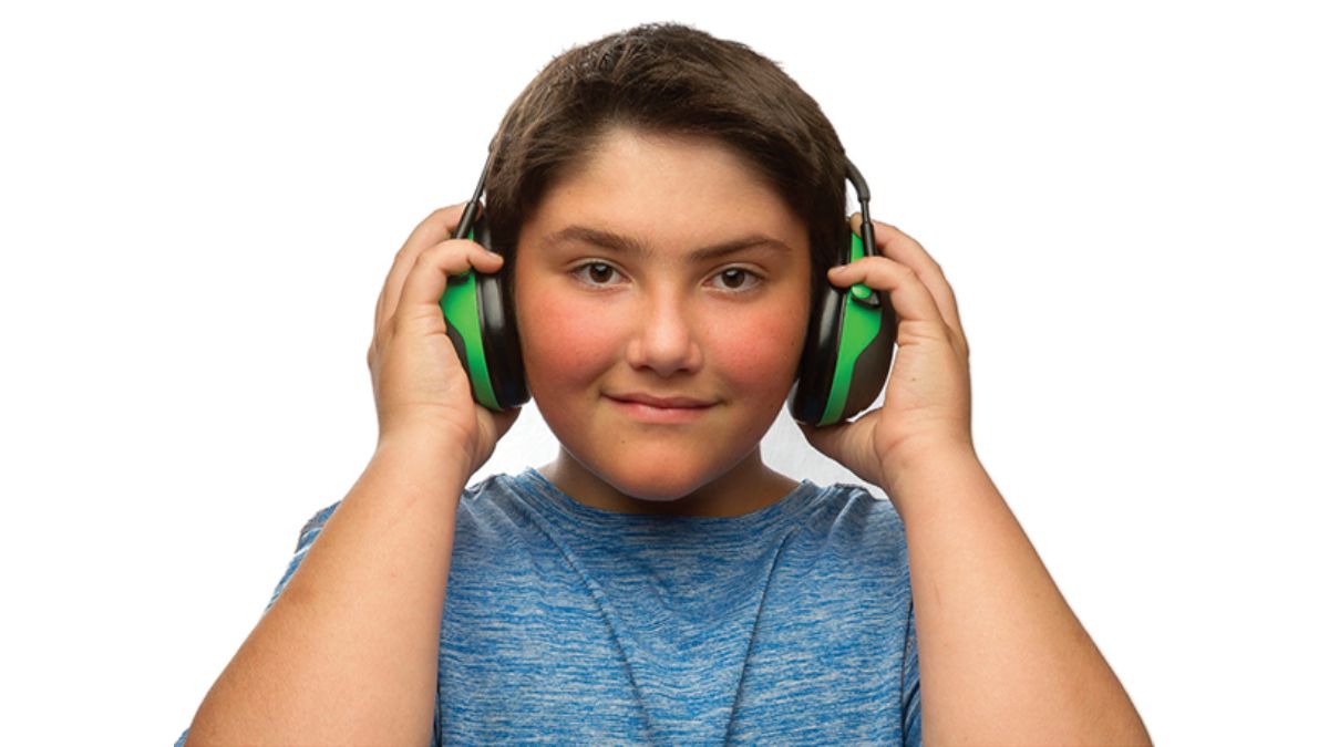 NIH_NIDCD's tweet photo. Hearing loss from noise can affect anyone at any age! The louder the sound, the faster it can damage your hearing. Protect your hearing by preventing hearing loss from noise: https://t.co/TvrgPvjAKW #WorldHearingDay https://t.co/p2otYngxxf