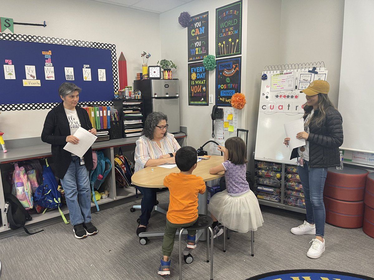 ChristieElem's tweet photo. Bilingual 1st grade Ts learning from @MarthaDenson during our writing labsite. #friscofutureready #wearewriters #labsites https://t.co/8YUWlE0OeC