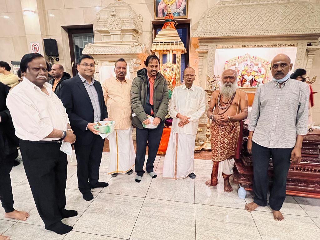 Kartik__Parekh's tweet photo. Thank you to the Executives and Trustees of London Sri Murugan Temple for the warm welcome yesterday evening on #MahaShivRatri2022. I consider myself fortunate to be receiving the blessings from the High Priest on such an important day in the Hindu calendar 🙏 https://t.co/fedOQ39PoX