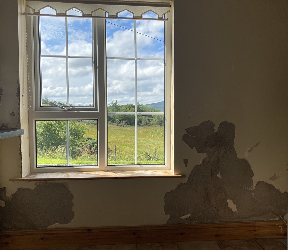PamelaKearney3's tweet photo. #micaredress #MicaDamaged damaged house, health and well being. This is a national crisis, we cannot wait another decade!! @MichealMartinTD @DarraghOBrienTD @PaddyDiver4 @micaactiongroup @DeptHousingIRL @HousingAgencyIE https://t.co/lOPJKJF0Yc