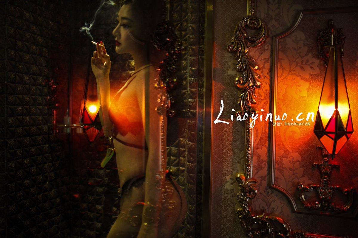 暗调系🛀
摄影：<a href="/Lyf16888/">Lyn</a> 
寻合作模特
投稿大佬
<a href="/Fengsiyuan/">Mr.死因</a> 
<a href="/meisishe/">美丝社</a> <a href="/tbzt3623/">推波助臀(接投稿)</a> 
<a href="/AAPX79603082/">新_丝袜博主</a> @305051993G 
#昆明 #昆明私房写真 #私房写真

#约拍 #人体 #蜜臀 #私密 #每日一臀系列  #今日头图