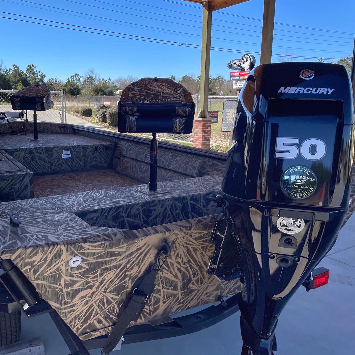 MuddyBayMarine's tweet photo. Rodney Hayes of Liberty, SC with his new @LoweBoats Roughneck RX1760 in @mossyoak Shadowgrass with the powerful @MercuryMarine 50hp 4-Stroke. Rodney is officially #waterfowlhunting & #fishinglife ready! #letstakeitoutside
.
#5starcertified #muddybay #duckmark #muddybayoutdoors https://t.co/H1DV3ynPsc