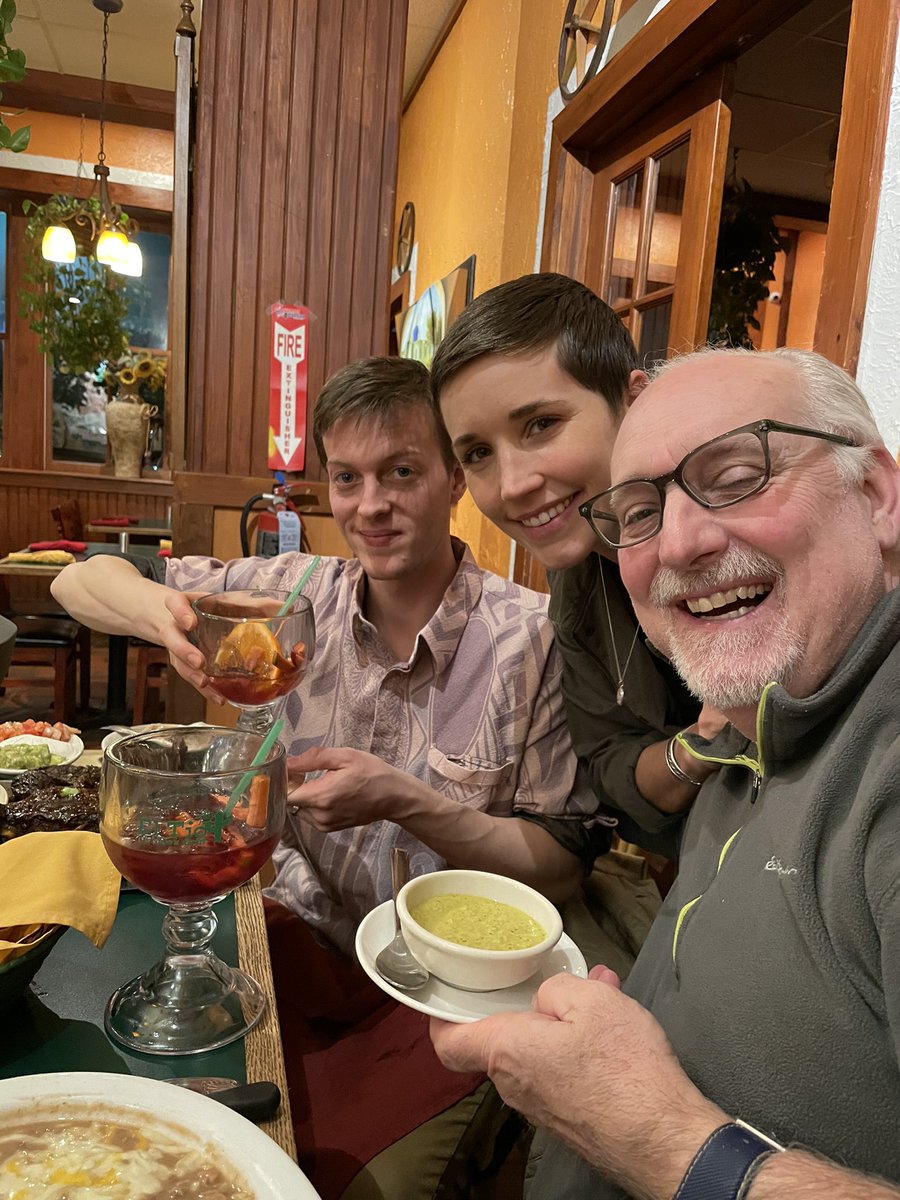 dscottlee's tweet photo. Only one thing missing @EITMonline all about the green hot sauce @shaedband #dscottlee https://t.co/ZIoAr0PUvQ