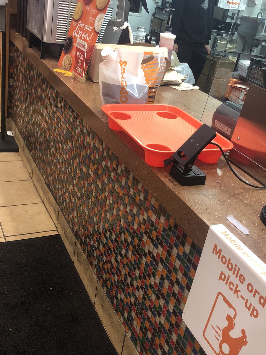YoitsSPS's tweet photo. @Popeyes The worst customer service I’ve ever experienced- they did not want to honor my $1 sides and said that this promotion is only offered in “Louisiana” and that I must’ve glitched the app and that this wasn’t right and that I “got over on them” asked me where I ordered from =the app https://t.co/NfA01nv6zf