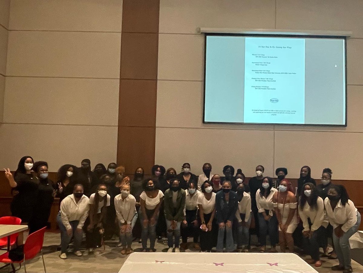 ProjectUplift__'s tweet image. Tonight was a very successful pinning ceremony! Here is a few pictures of our mentors and mentees together! Huge thank you to @_bbb_me for serving as a guest speaker for the night as well.🦋🦋