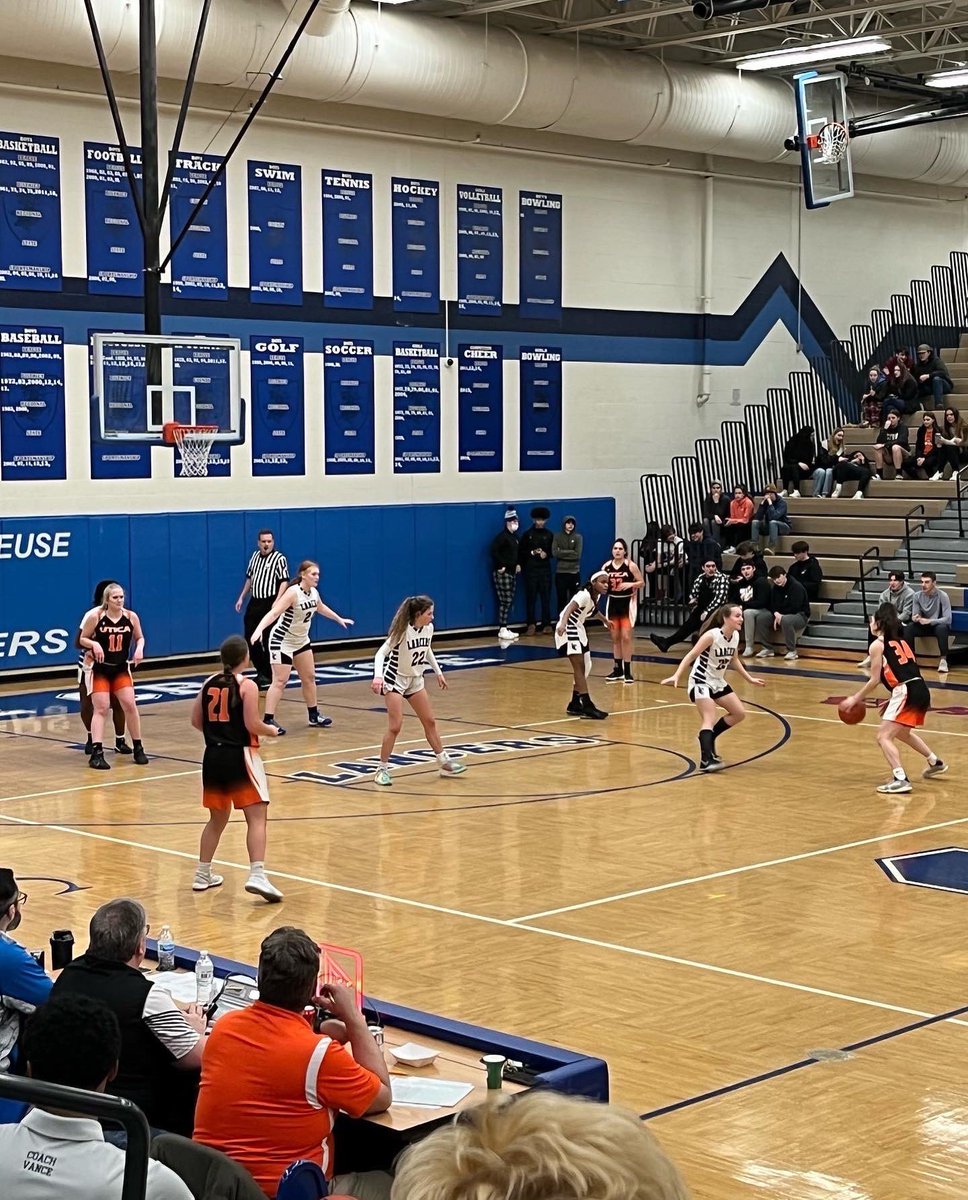 PrincipalLietz's tweet photo. Congratulations to Utica girls basketball who won their first district game against L’Anse Cruse 56-19. https://t.co/cGbPvviCzW
