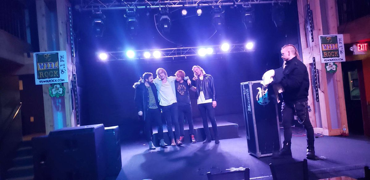 This Friday our single EYELIDS comes out! If you like alt rock pre save the song in my bio! Plz.. photo dump ⚡️
<a href="/thefortytwos/">The Forty Twos</a> 

#rockband #FYP #IndieArtist #tour