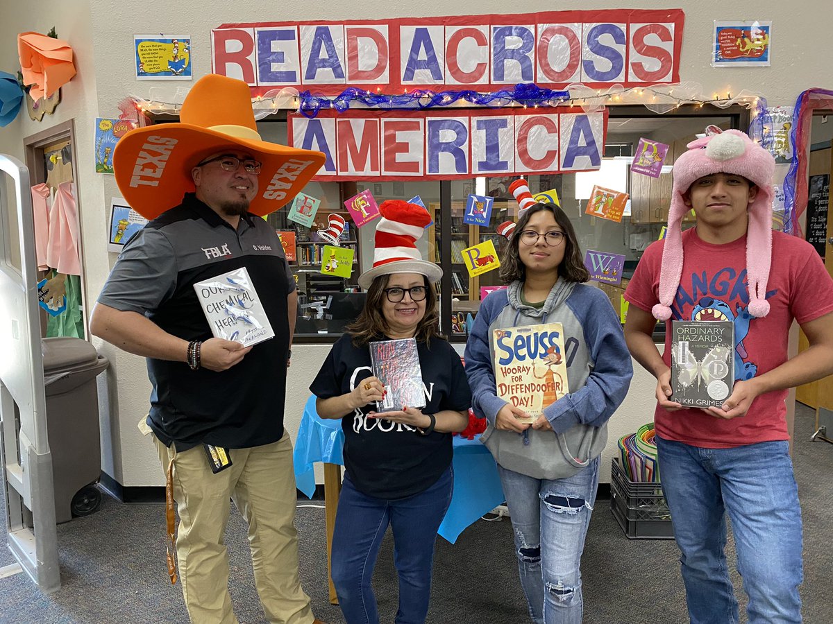 ParklandLibrar1's tweet photo. Happening only @ThePark celebrating #ReadAcrossAmerica2022 with some pretty cool hats @JSalgado_PHS @phsmats #THEDISTRICT #library https://t.co/Ay9PS3t3oD