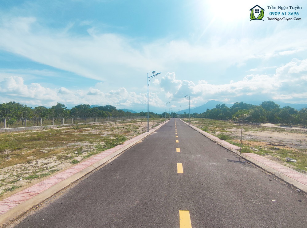 tntuyen88's tweet photo. Bán đất nền ven đầm Thủy Triều cơ hội sinh lời Siêu Khủng: https://t.co/vruPyQIFjM https://t.co/uAAlSU3jlP