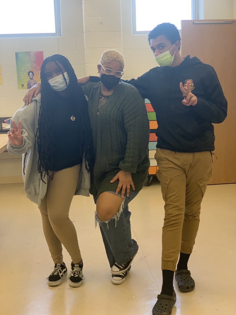 aacchs's tweet photo. pictures of our president, historian, and secretary that were taken today! 

today was a great day as we had our first sip and paint to celebrate our successful fundraiser! https://t.co/YViBVvnuxl