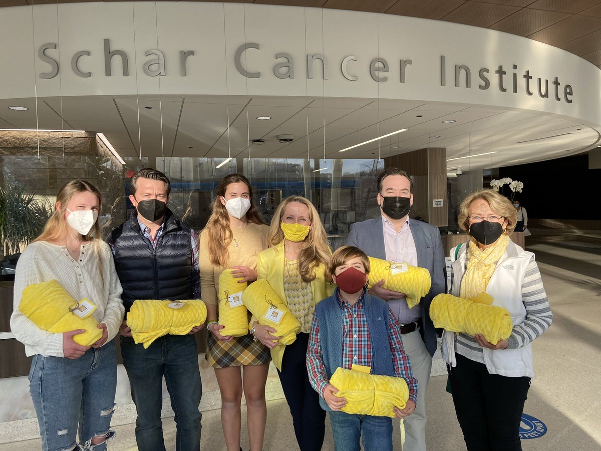 LHSFndn's tweet photo. Thank you @InovaSchar Cancer Institute for continuing to partnering with us and accepting the #yellowblankets in honor of Laura. 

We hope your patients enjoy the warmth and comfort that the blankets bring. #YellowBlanketCampaign https://t.co/OpWwHobEqu