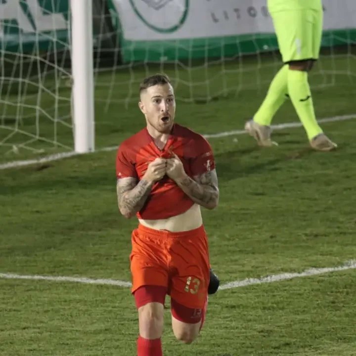 futbolerosgt's tweet photo. 🔥😱 FINAL | REMONTADA ROJA 😱🔥

En menos de 9 minutos, Municipal anotó tres tantos y le dio la vuelta al partido frente a Antigua Guatemala (1-3) 😈🥳

#LigaNacional https://t.co/dW2Aws9KFl