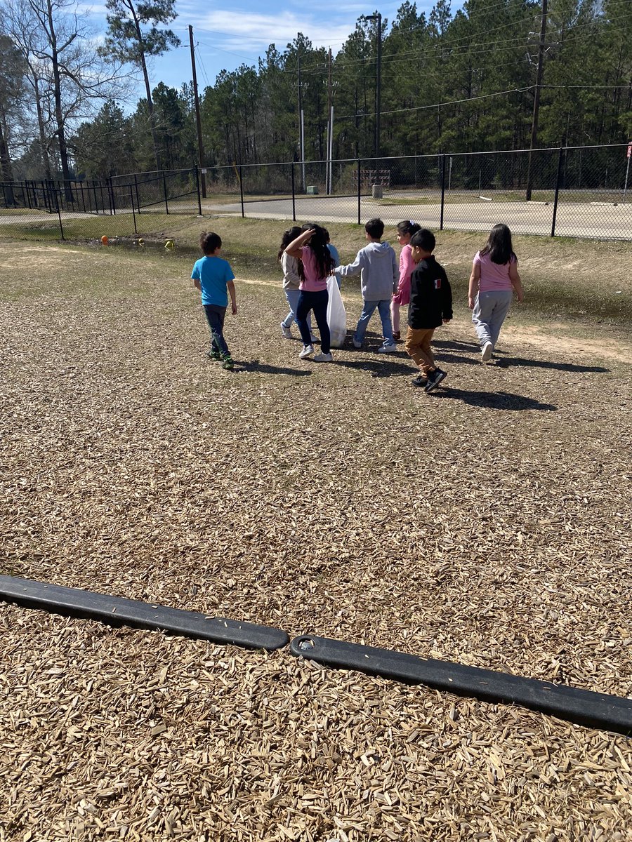 My ss amaze me.  I have one a that is obsessed with the environment. At recess he chose to pick up trash.  When he started, the rest of the class joined in.  Astonished by the caring nature. <a href="/terribnsn/">Terri Benson</a> @kellycoxESE <a href="/marygile2/">Mary Giles</a> <a href="/aharris_math/">Amanda Harris</a>  science for the win!