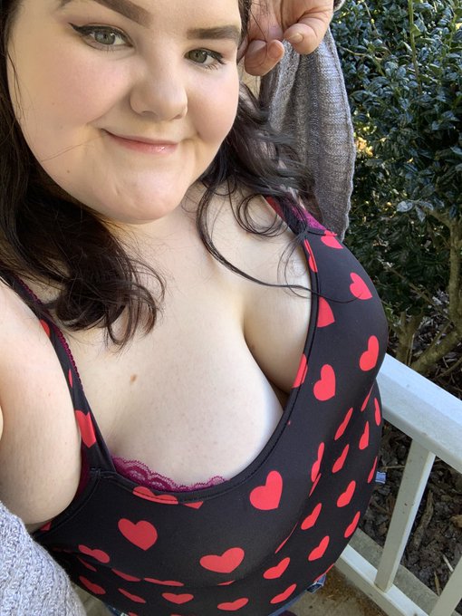 Went to a concert last night and felt like an baddie 🥰 https://t.co/1Rf9e2rTkc