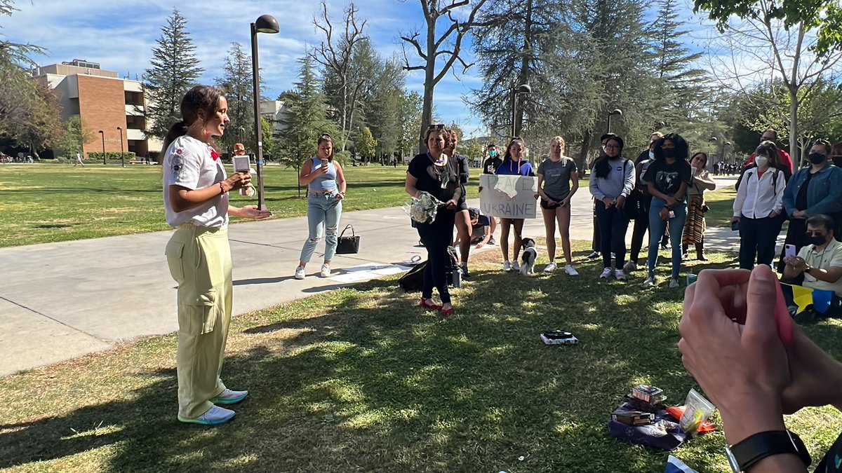 CarolynBurt_'s tweet photo. CSUN Journalism student Yuliia Zhytelna speaks to students &amp; faculty at the “I Stand With Ukraine” vigil on campus. 

@Yuliia14819452 #csun375 https://t.co/roFOOj6ZYE