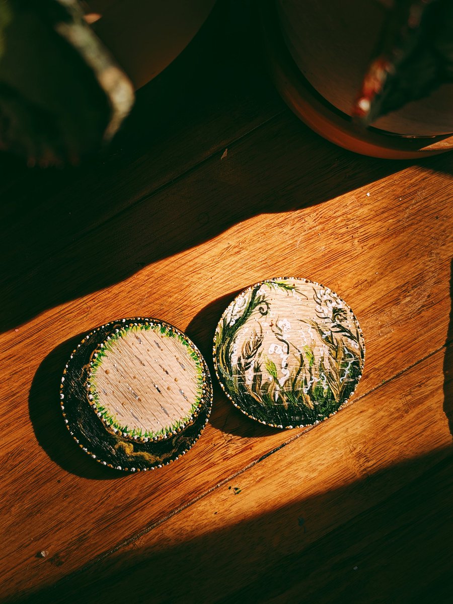 Today's project. Working on a set of 2 magnets for <a href="/2ndhandscruffs/">Salem, Zadie & Sienna</a> 
Both of these are 2 inches in size. 
I really wish you could see all the details in it. Everything will really pop when I put resin over it. 😍🌿🌙

#twitterdogcommunity #resinart #ArtistOnTwitter