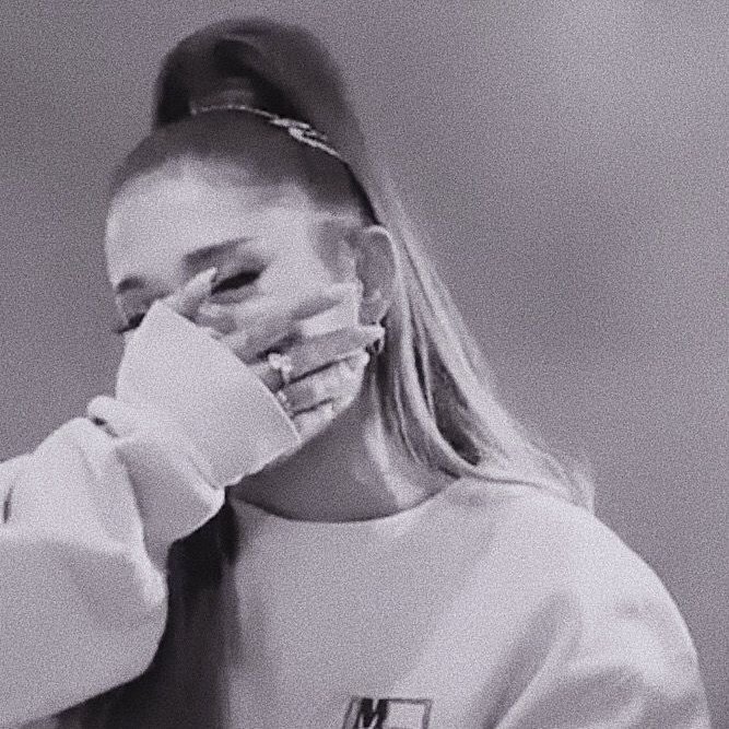 ⓘ this user enjoys ariana grandes laugh